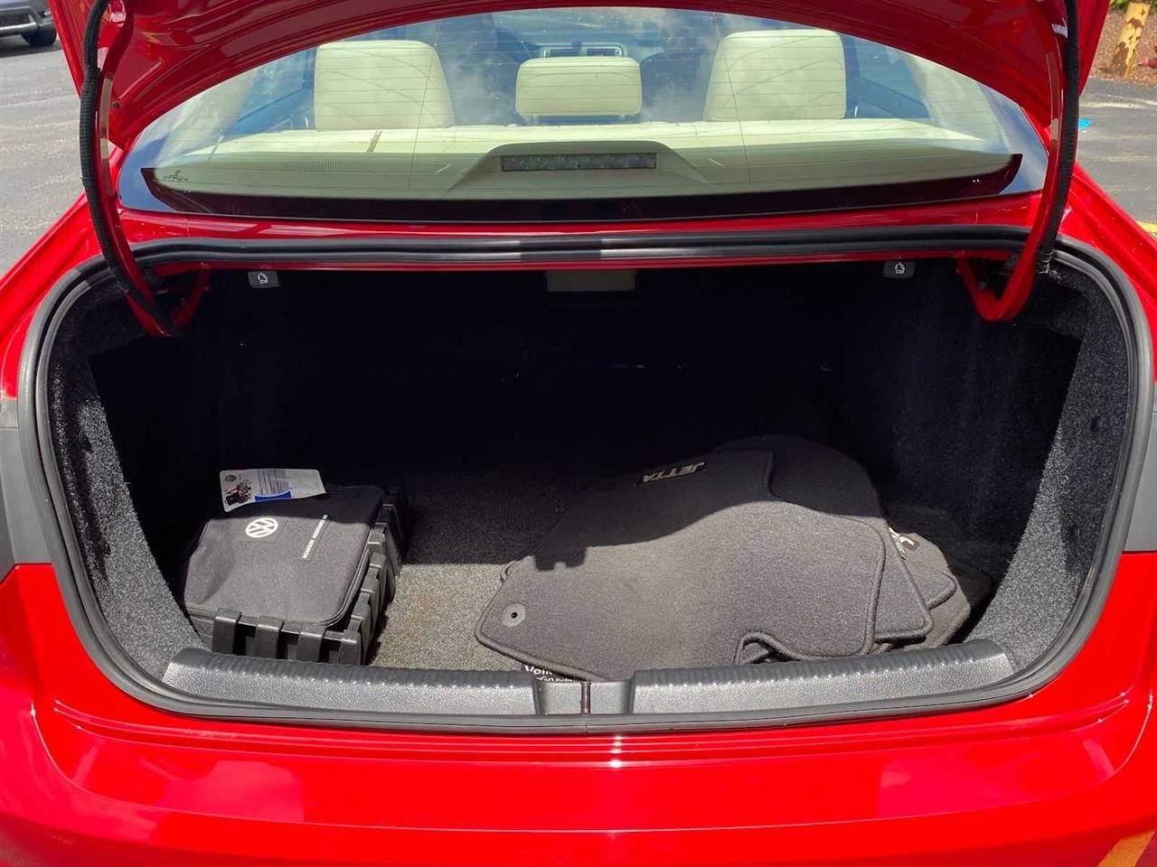 Volkswagen Jetta SE 6A 2015