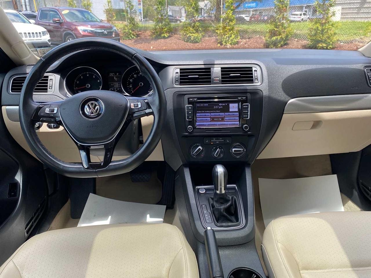 Volkswagen Jetta SE 6A 2015