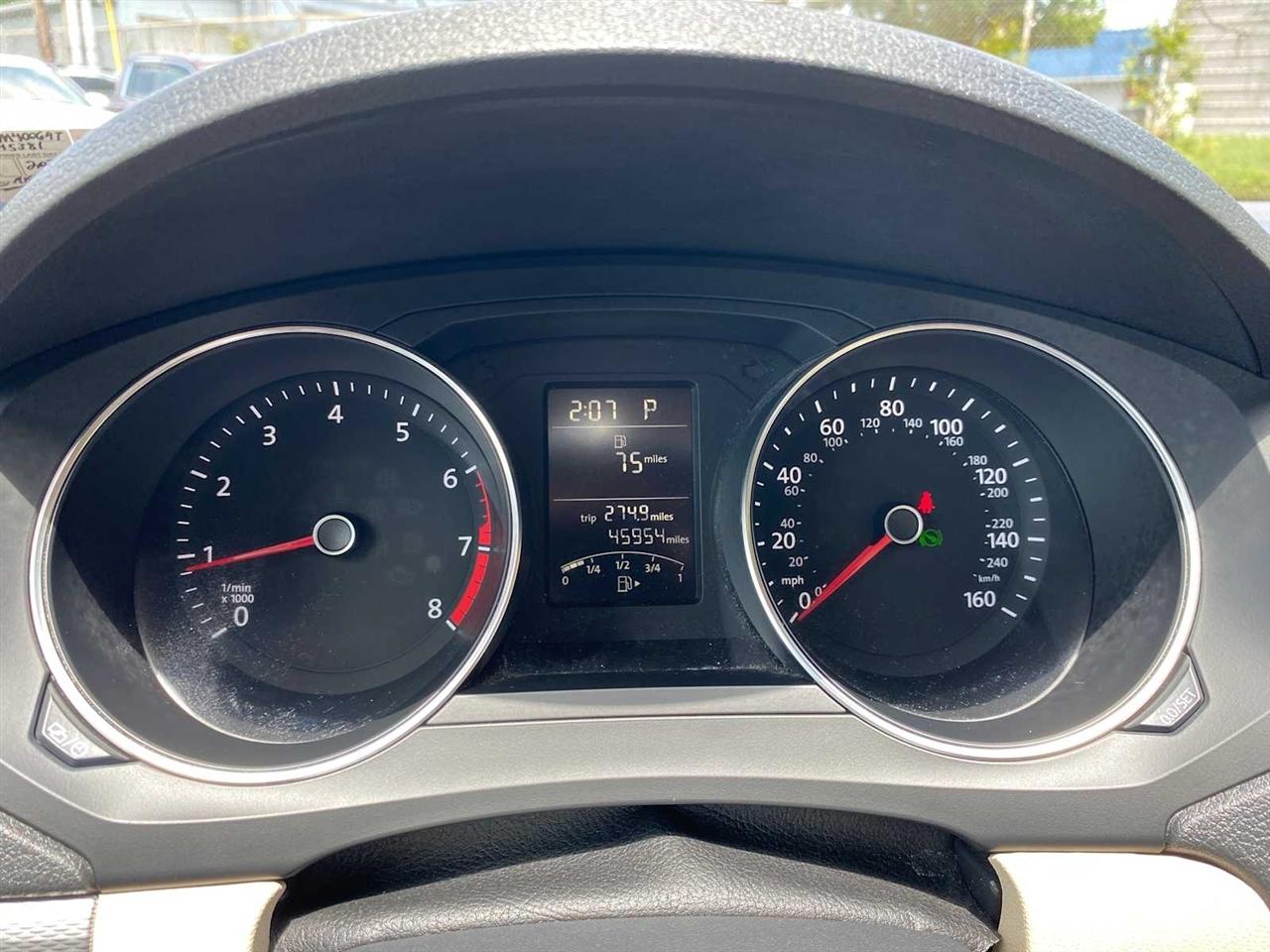 Volkswagen Jetta SE 6A 2015