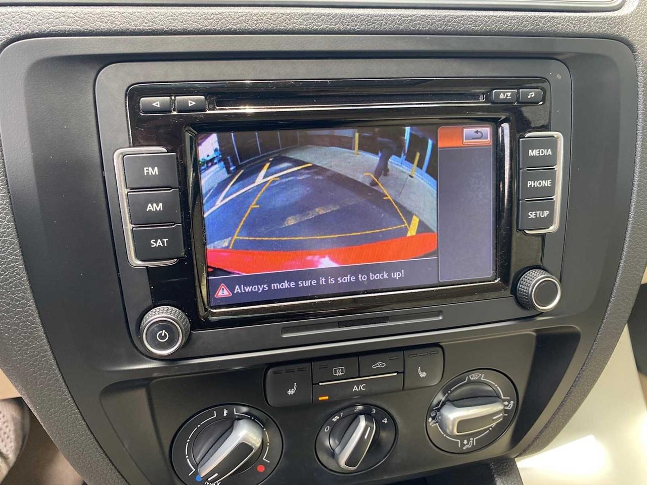 Volkswagen Jetta SE 6A 2015