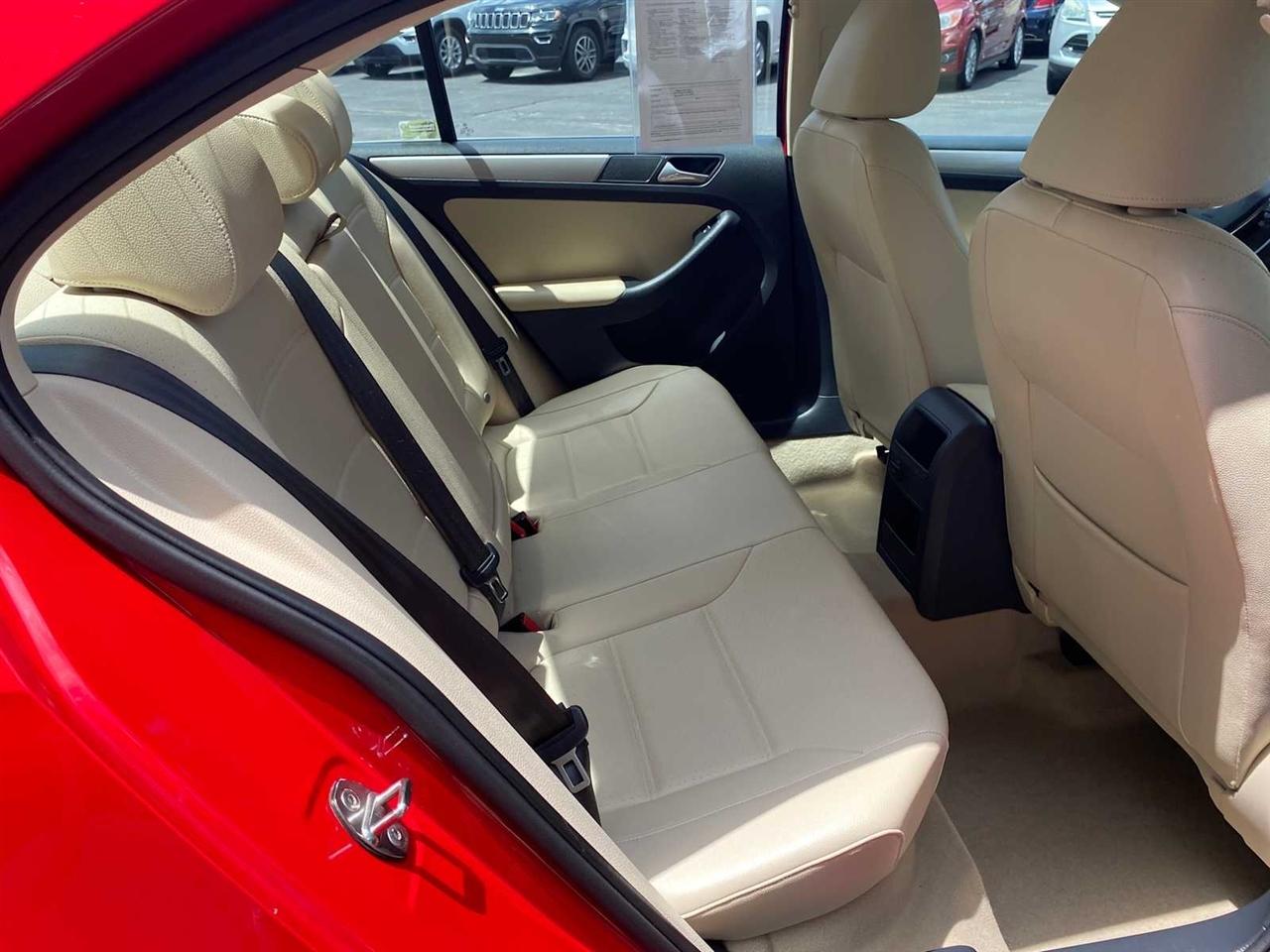 Volkswagen Jetta SE 6A 2015