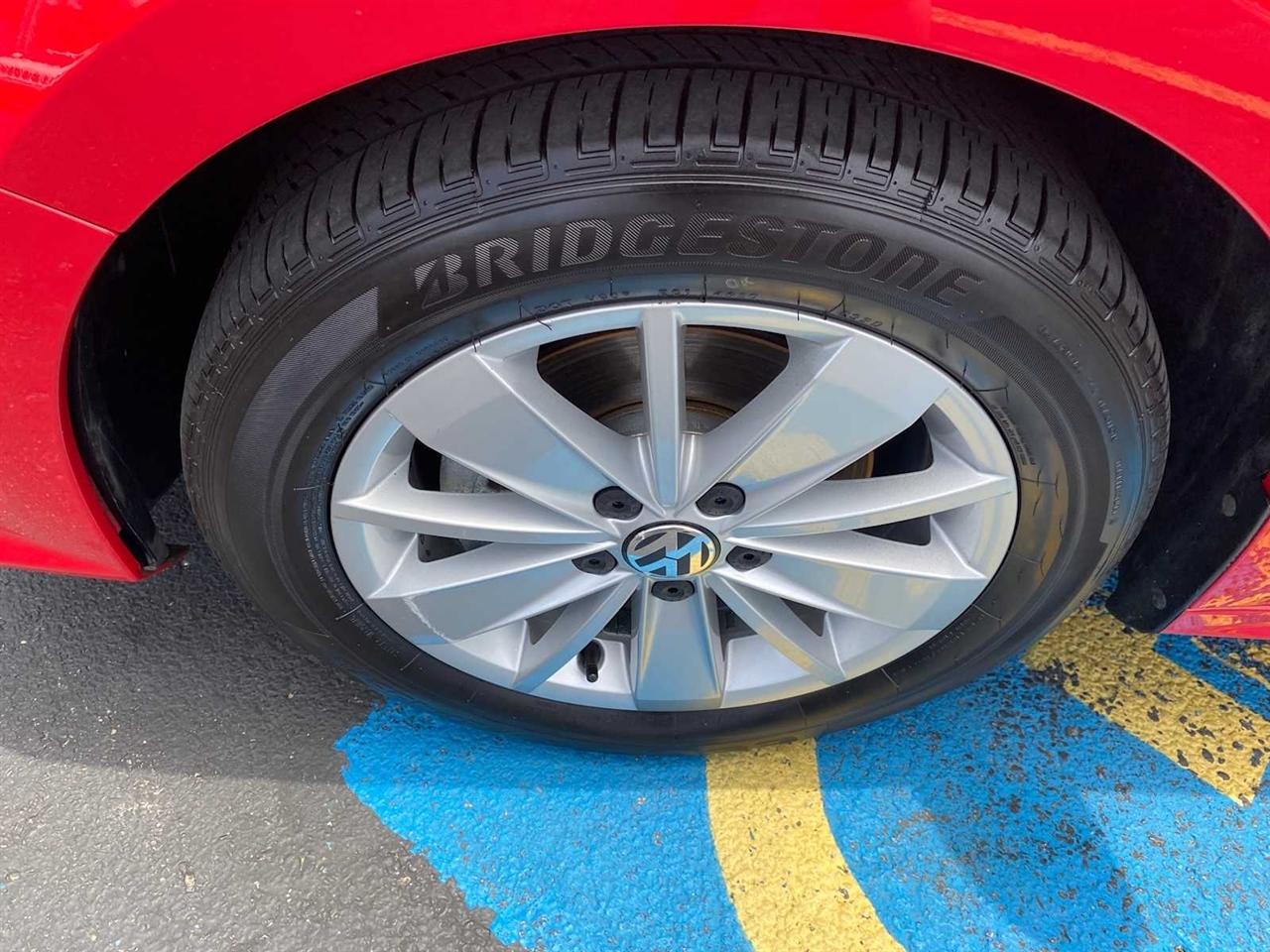 Volkswagen Jetta SE 6A 2015