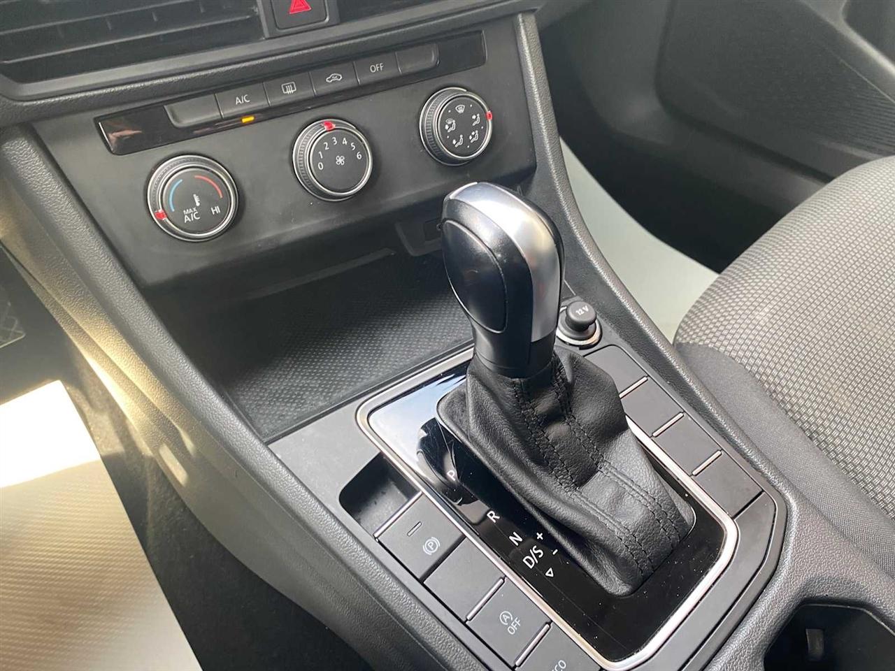 Volkswagen Jetta 1.4T S 8A 2020