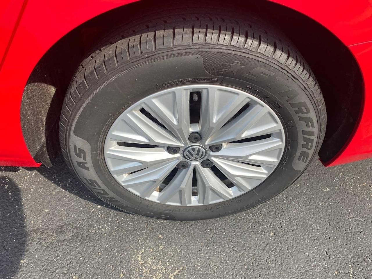 Volkswagen Jetta 1.4T S 8A 2020