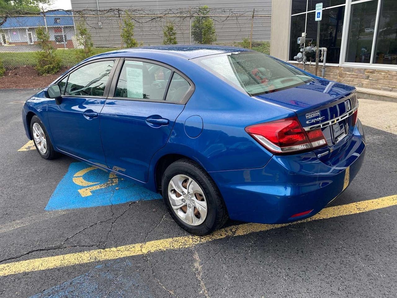Honda Civic LX Sedan 5-Speed MT 2015