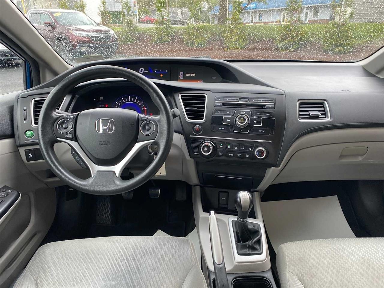 Honda Civic LX Sedan 5-Speed MT 2015