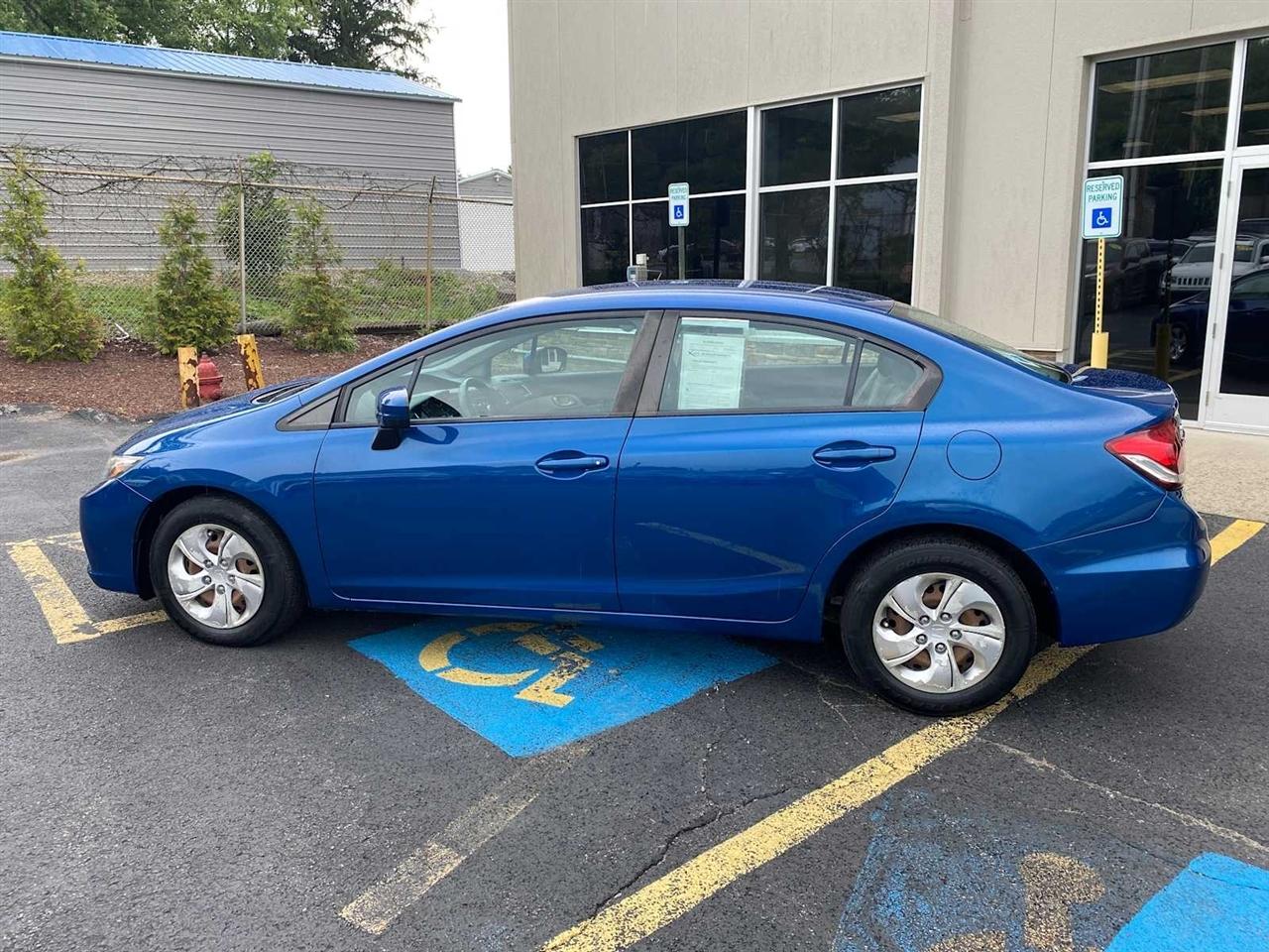 Honda Civic LX Sedan 5-Speed MT 2015