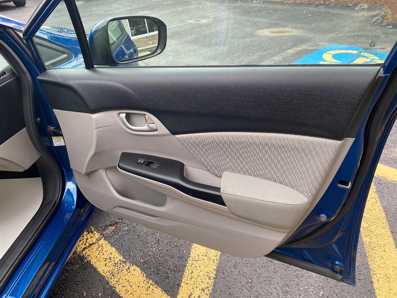 Honda Civic LX Sedan 5-Speed MT 2015