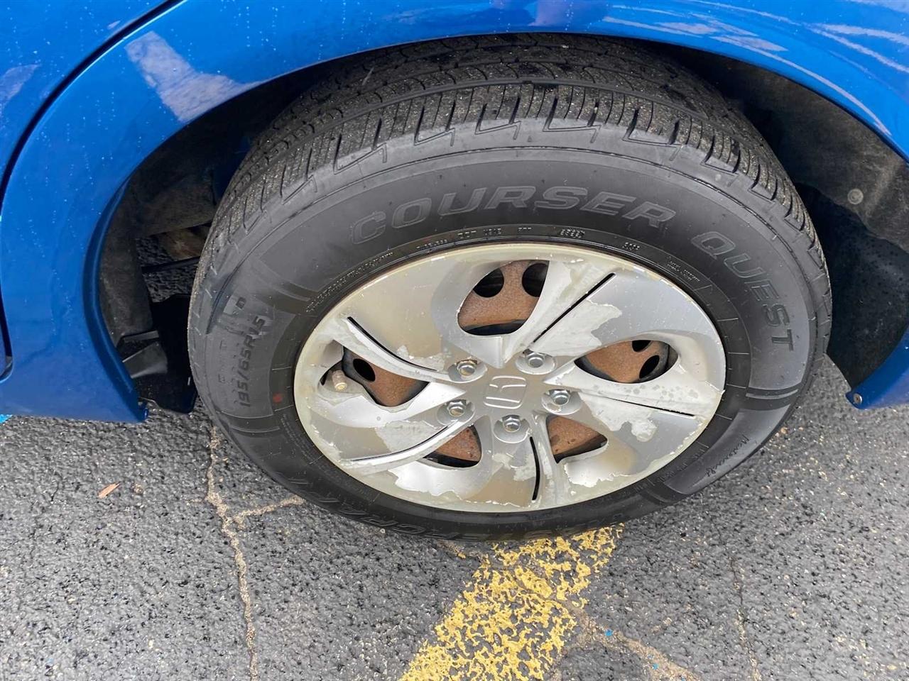 Honda Civic LX Sedan 5-Speed MT 2015