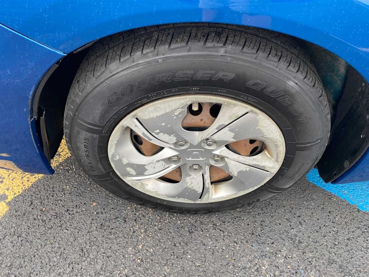 Honda Civic LX Sedan 5-Speed MT 2015