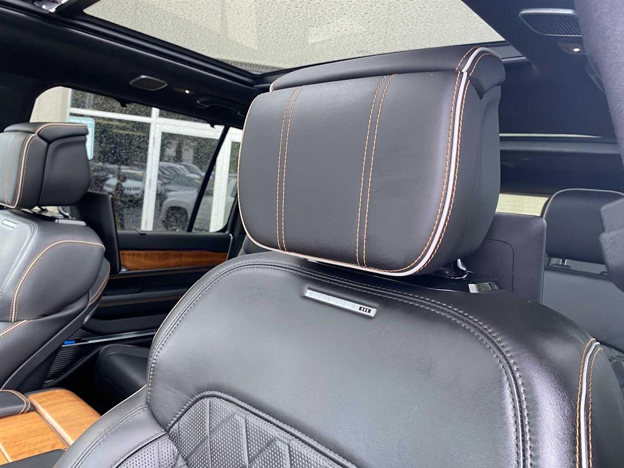 Jeep Grand Wagoneer Series III 4WD 2024