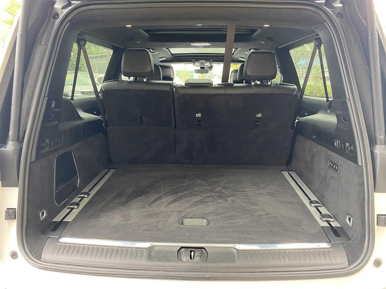 Jeep Grand Wagoneer Series III 4WD 2024