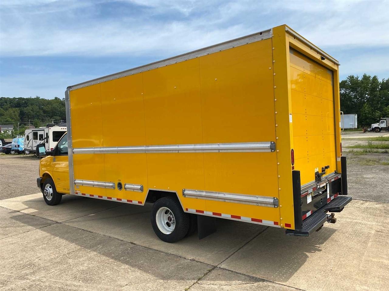 GMC Savana G3500 177 in. 2021