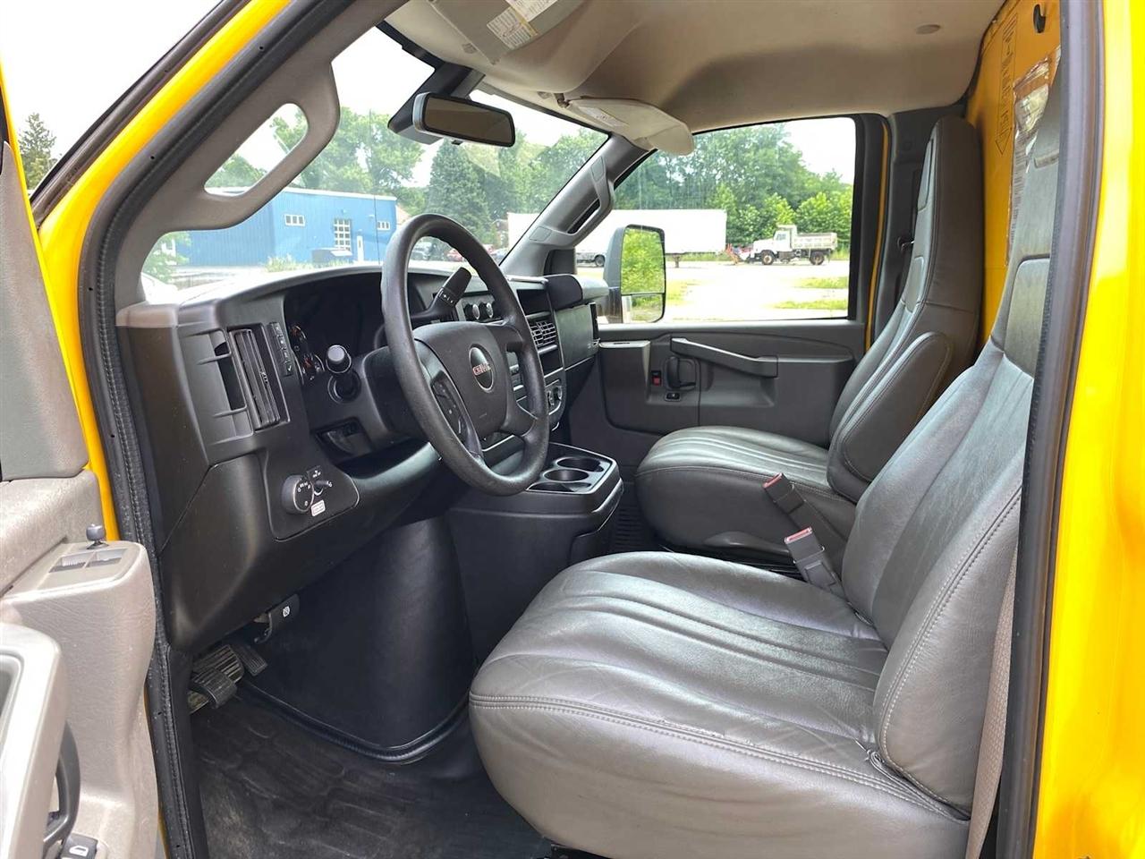 GMC Savana G3500 177 in. 2021