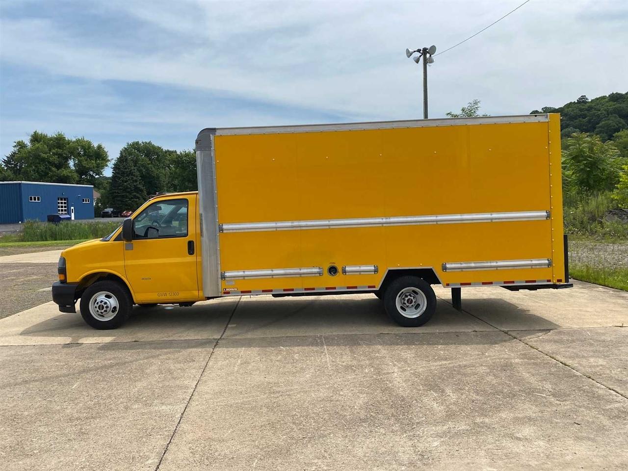 GMC Savana G3500 177 in. 2021