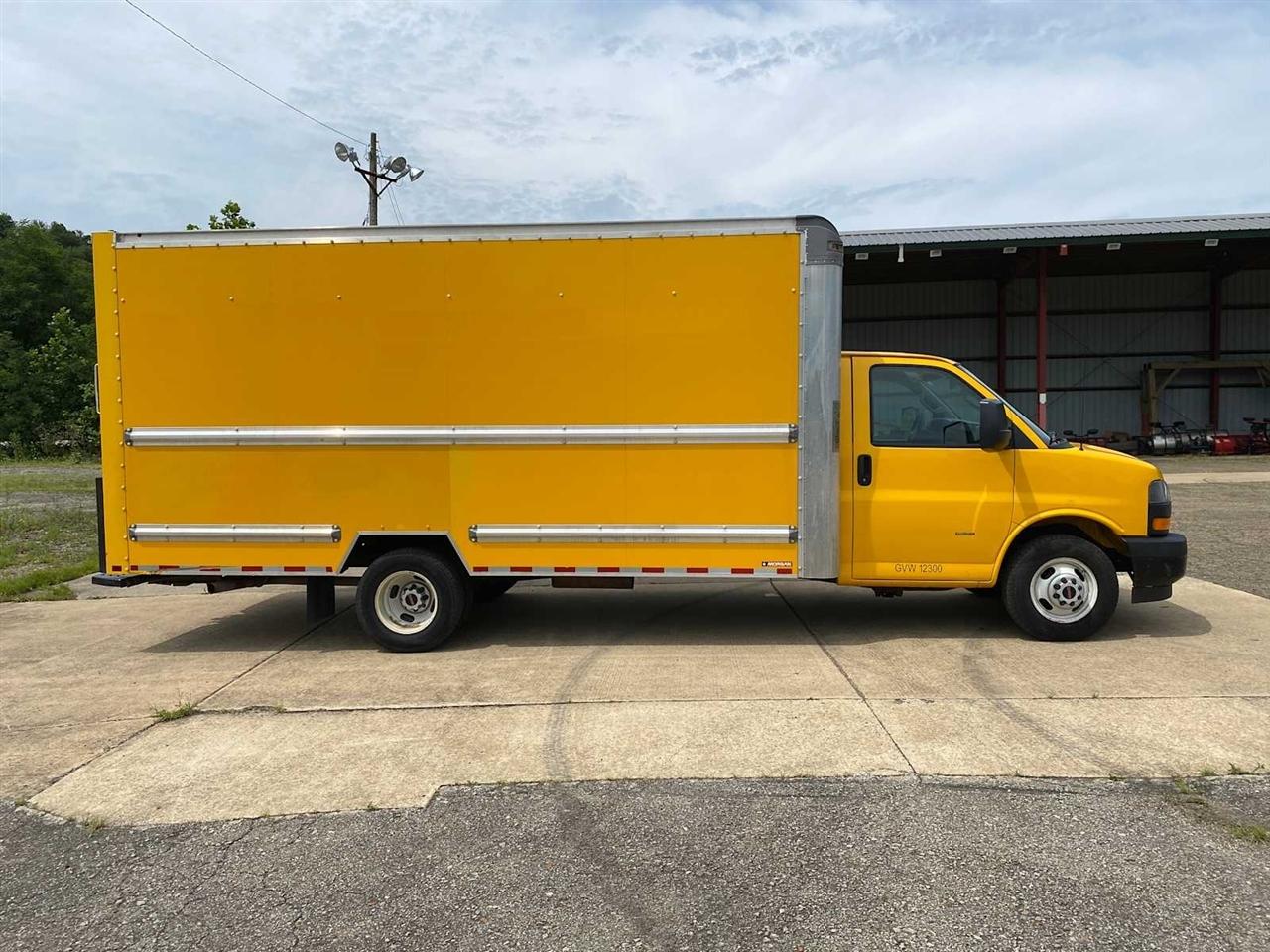 GMC Savana G3500 177 in. 2021