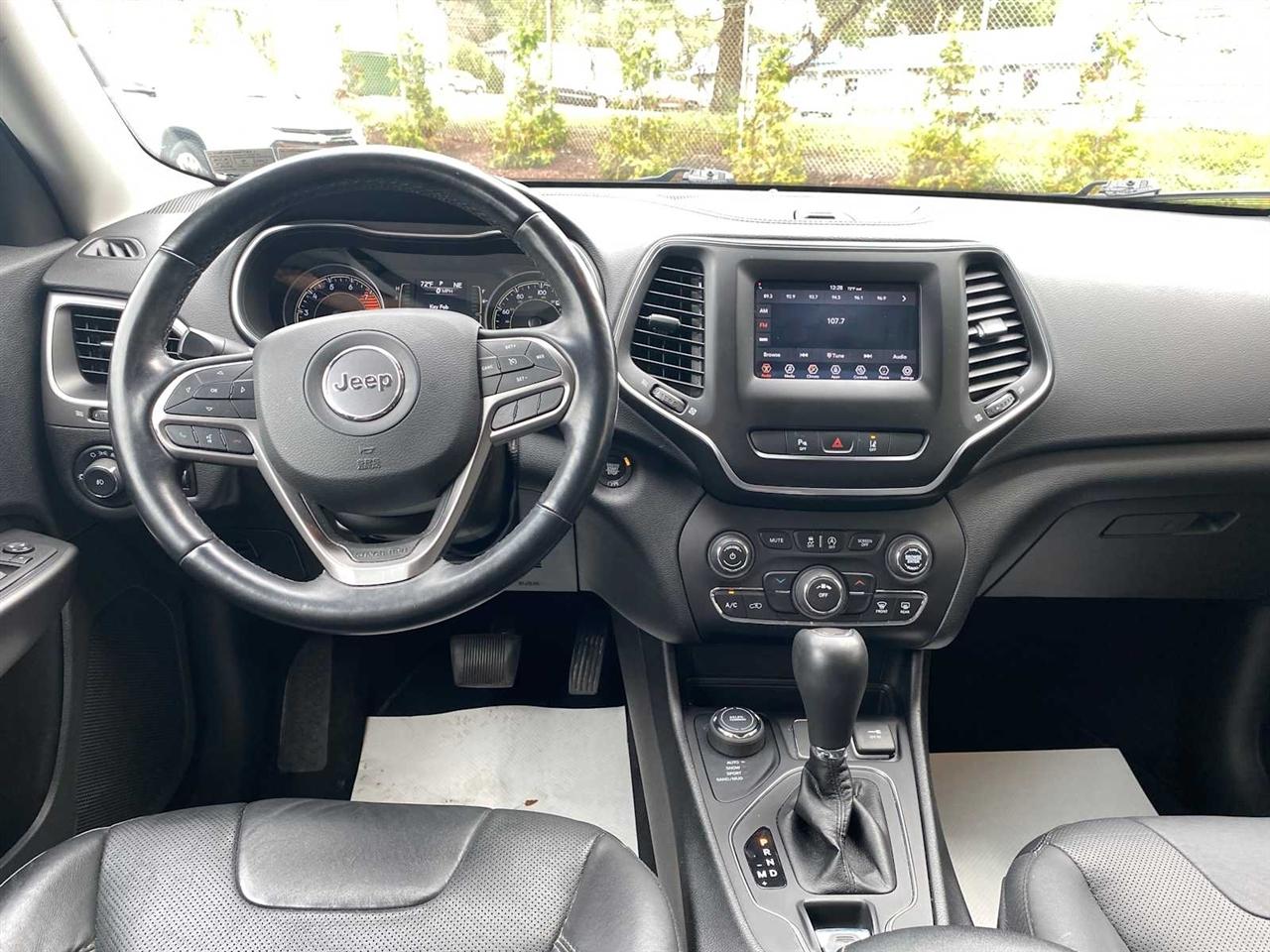 Jeep Cherokee Latitude LUX 4D SUV 4WD 2021