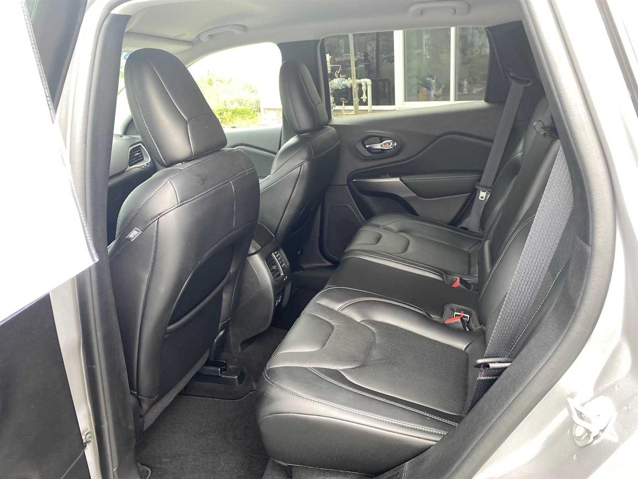 Jeep Cherokee Latitude LUX 4D SUV 4WD 2021