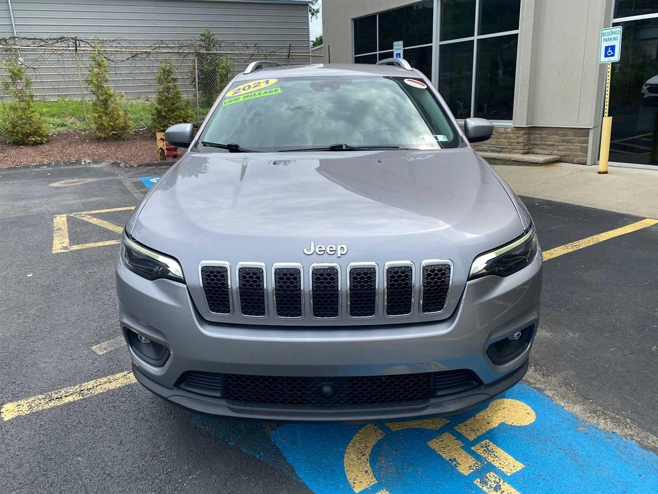 Jeep Cherokee Latitude LUX 4D SUV 4WD 2021