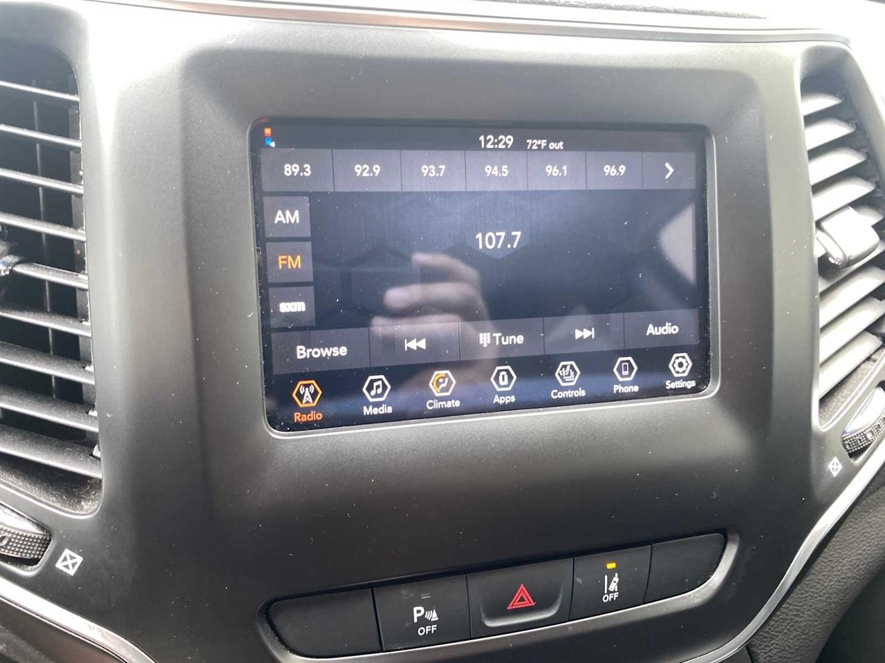 Jeep Cherokee Latitude LUX 4D SUV 4WD 2021