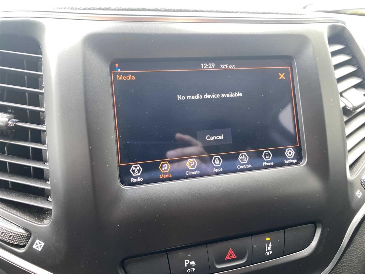 Jeep Cherokee Latitude LUX 4D SUV 4WD 2021
