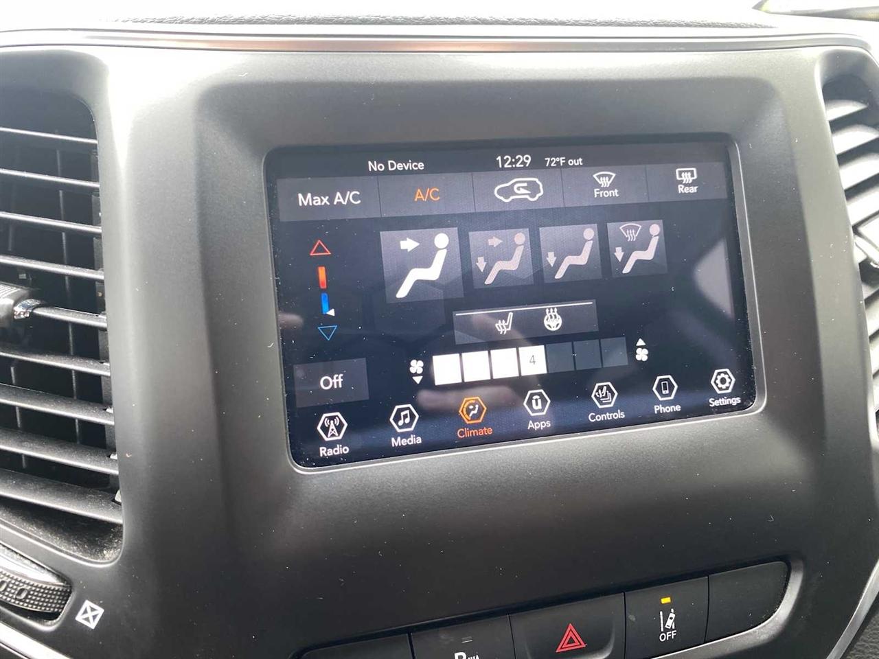 Jeep Cherokee Latitude LUX 4D SUV 4WD 2021