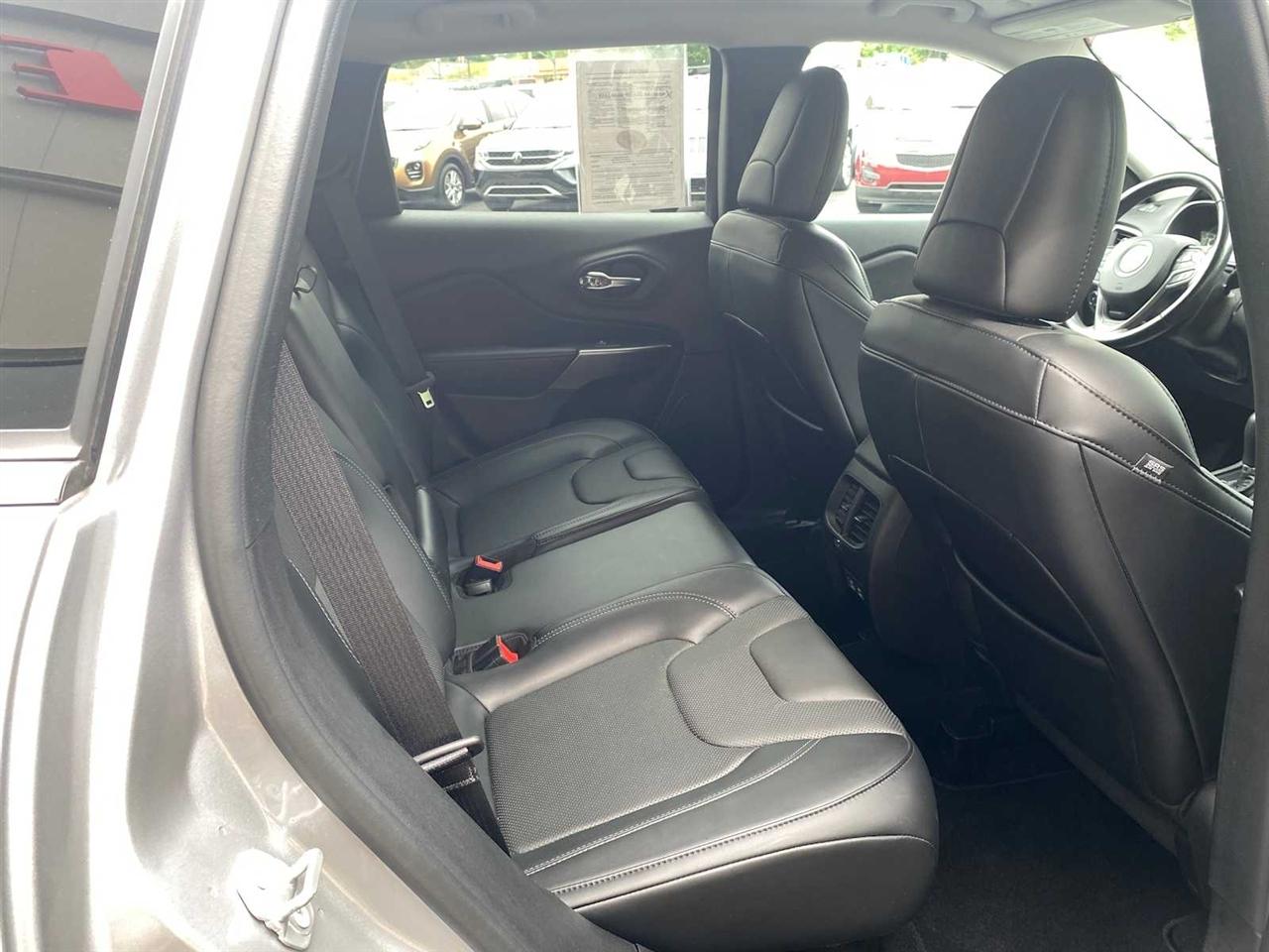 Jeep Cherokee Latitude LUX 4D SUV 4WD 2021