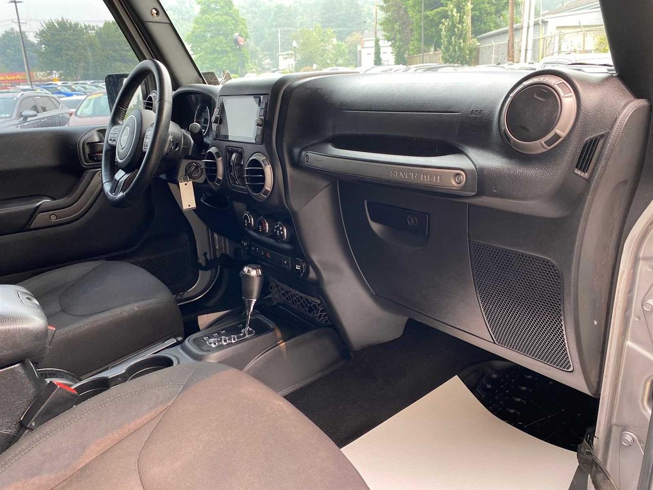 Jeep Wrangler Unlimited Sport 4WD 2017