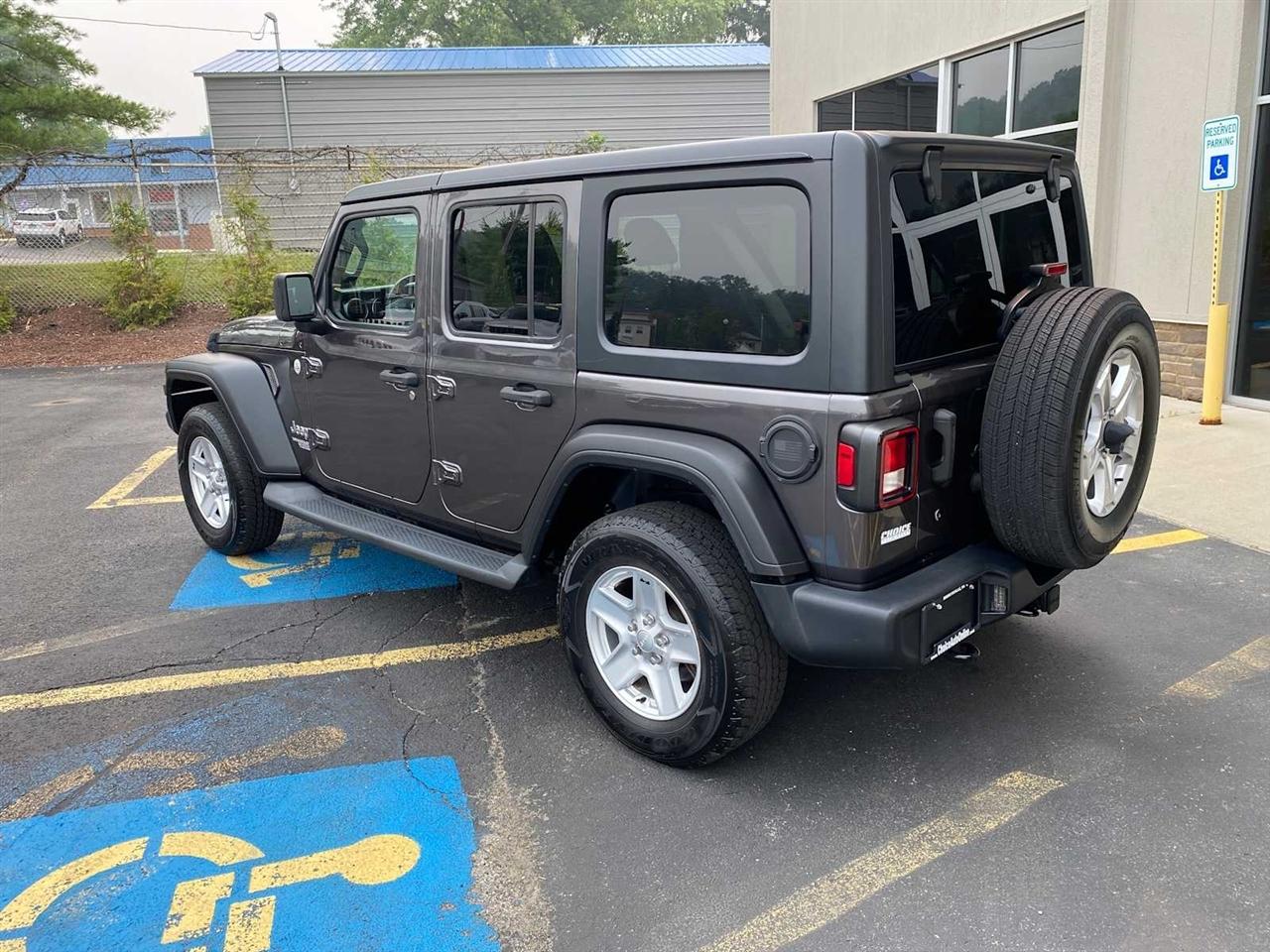 Jeep Wrangler Unlimited Sport 2019