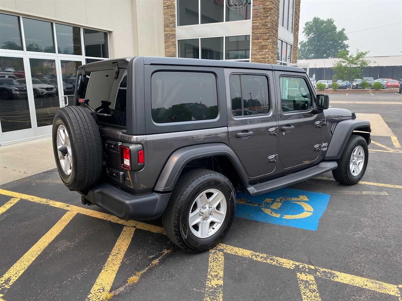 Jeep Wrangler Unlimited Sport 2019