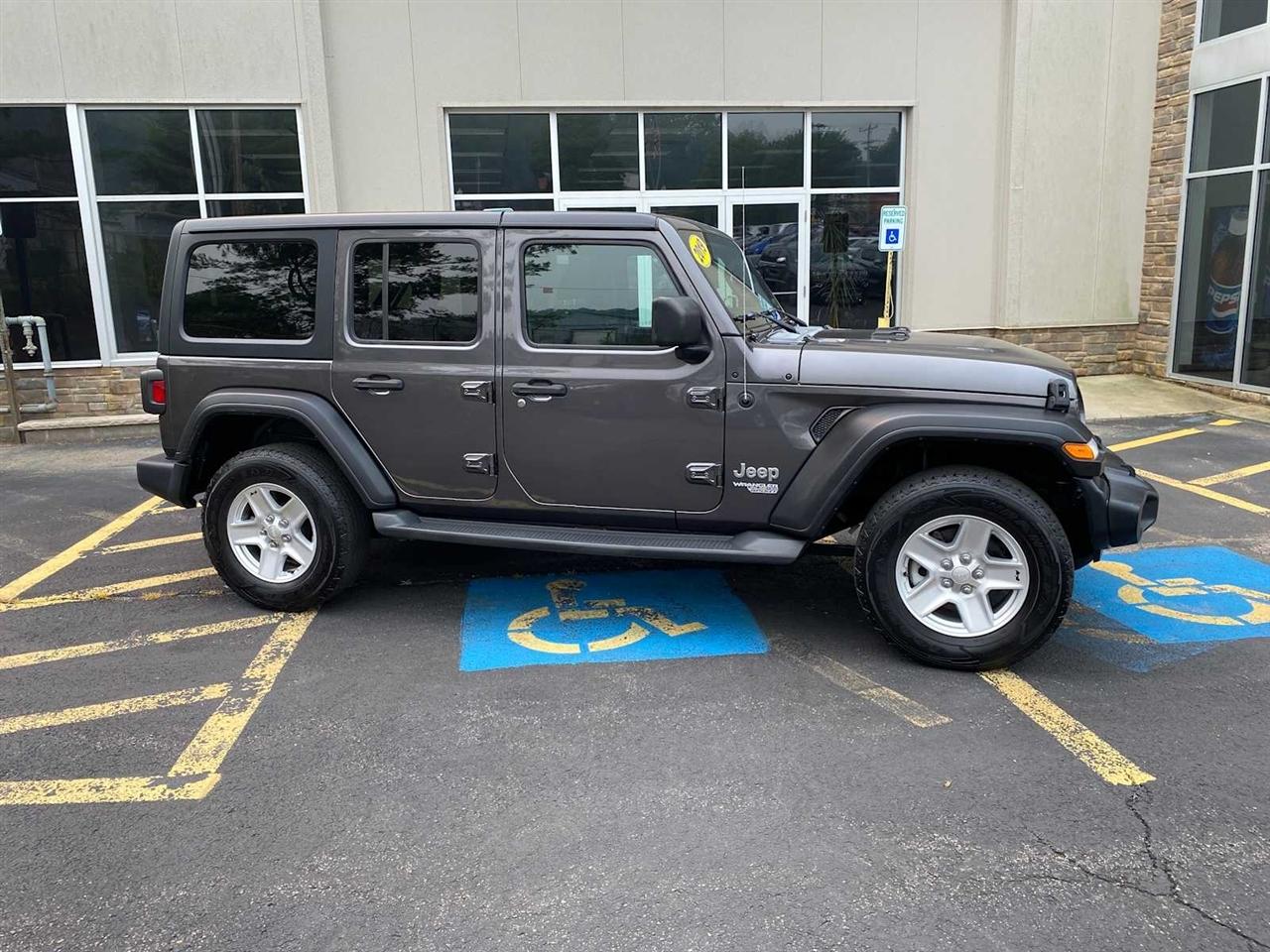 Jeep Wrangler Unlimited Sport 2019
