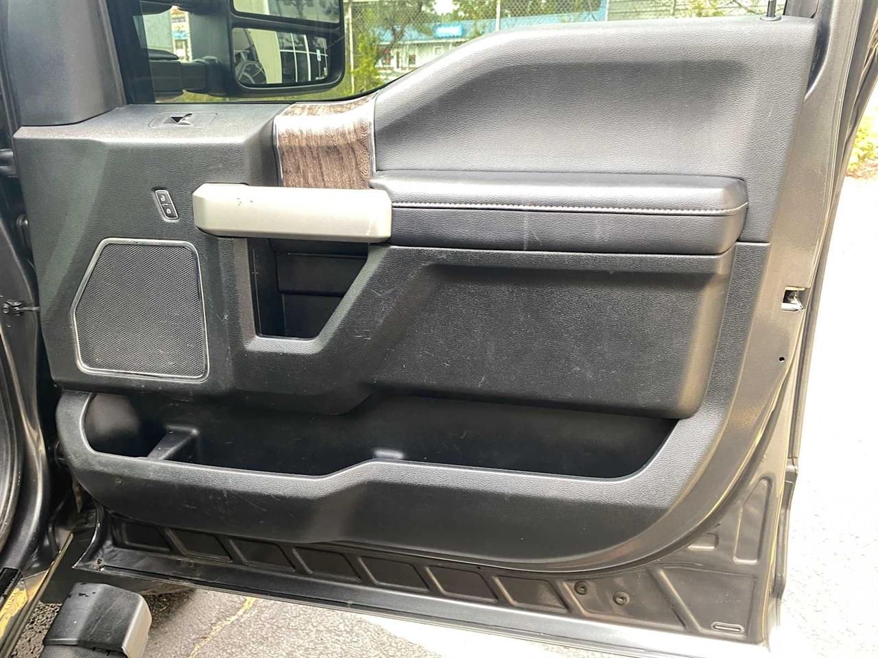 Ford F-350 SD Lariat Crew Cab 4WD 2019