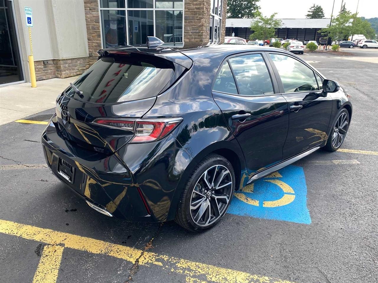 Toyota Corolla XSE Hatchback CVT 2021