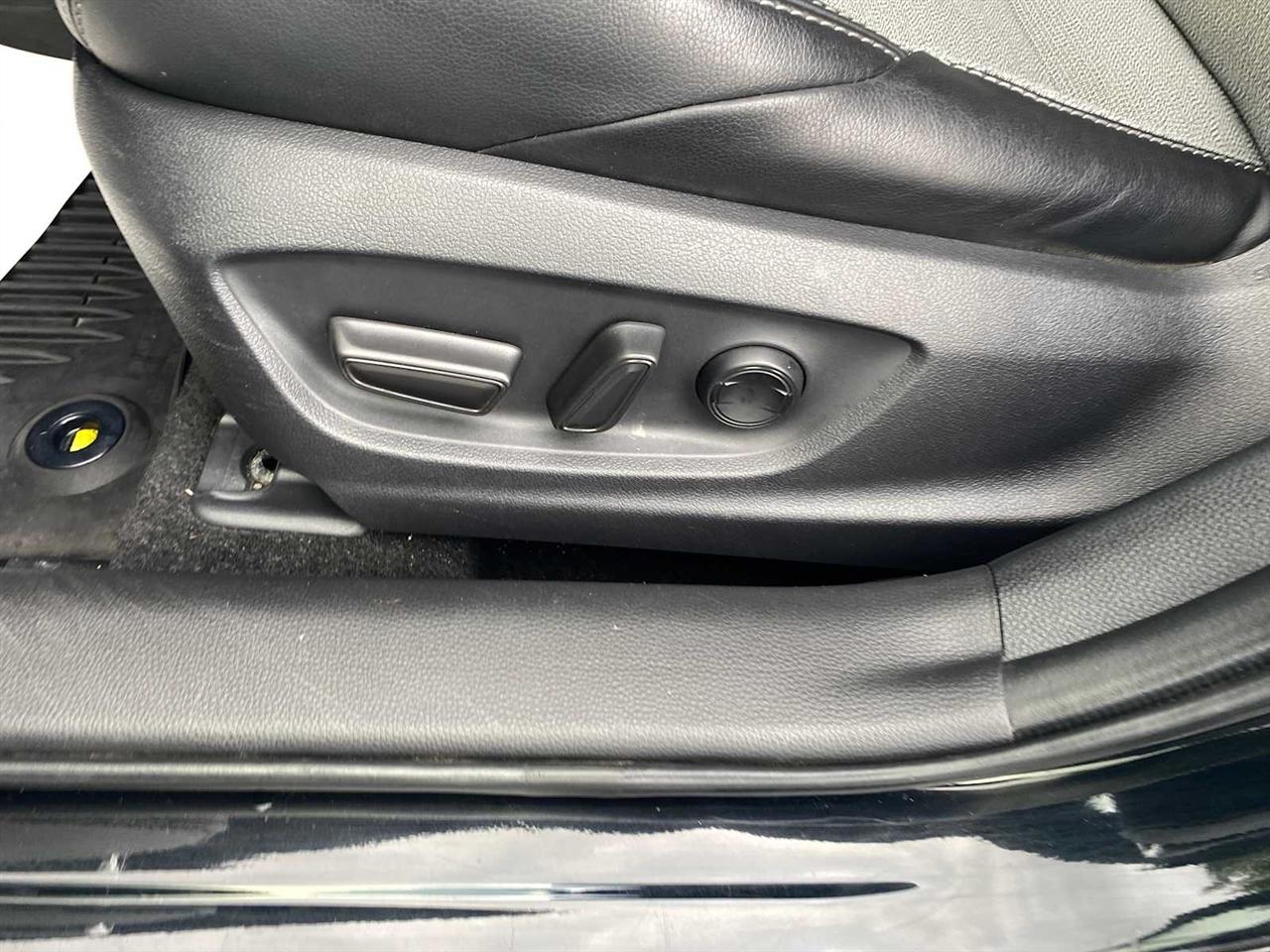 Toyota Corolla XSE Hatchback CVT 2021