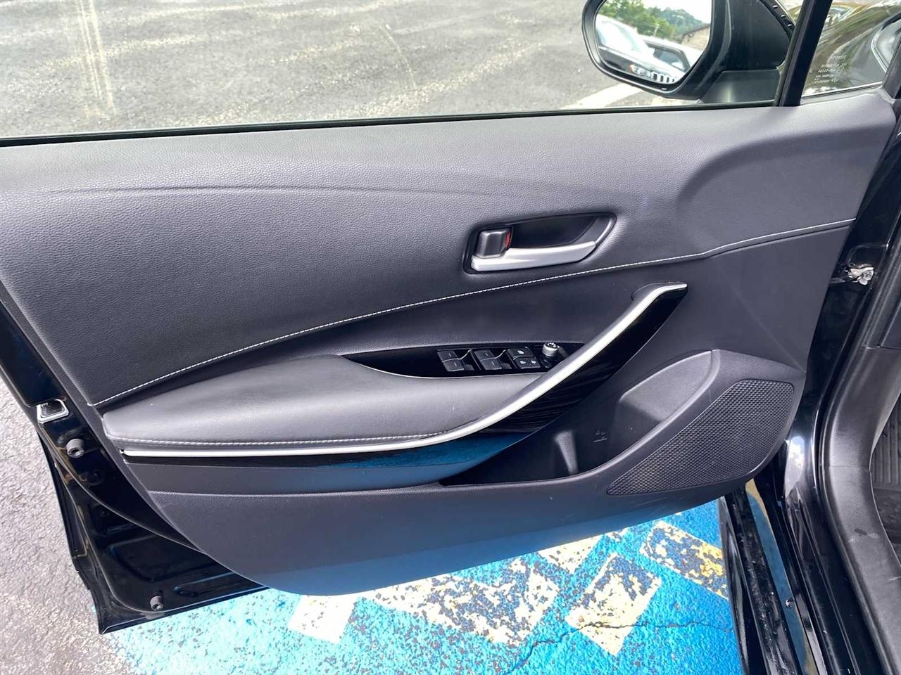 Toyota Corolla XSE Hatchback CVT 2021
