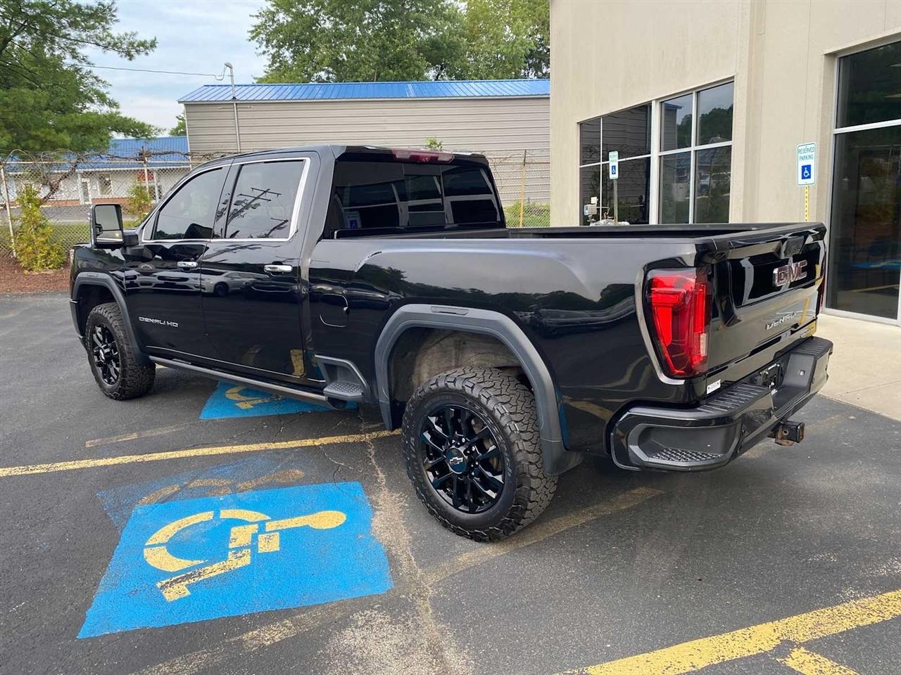 GMC Sierra 2500HD Denali Crew Cab 4WD SB 2022