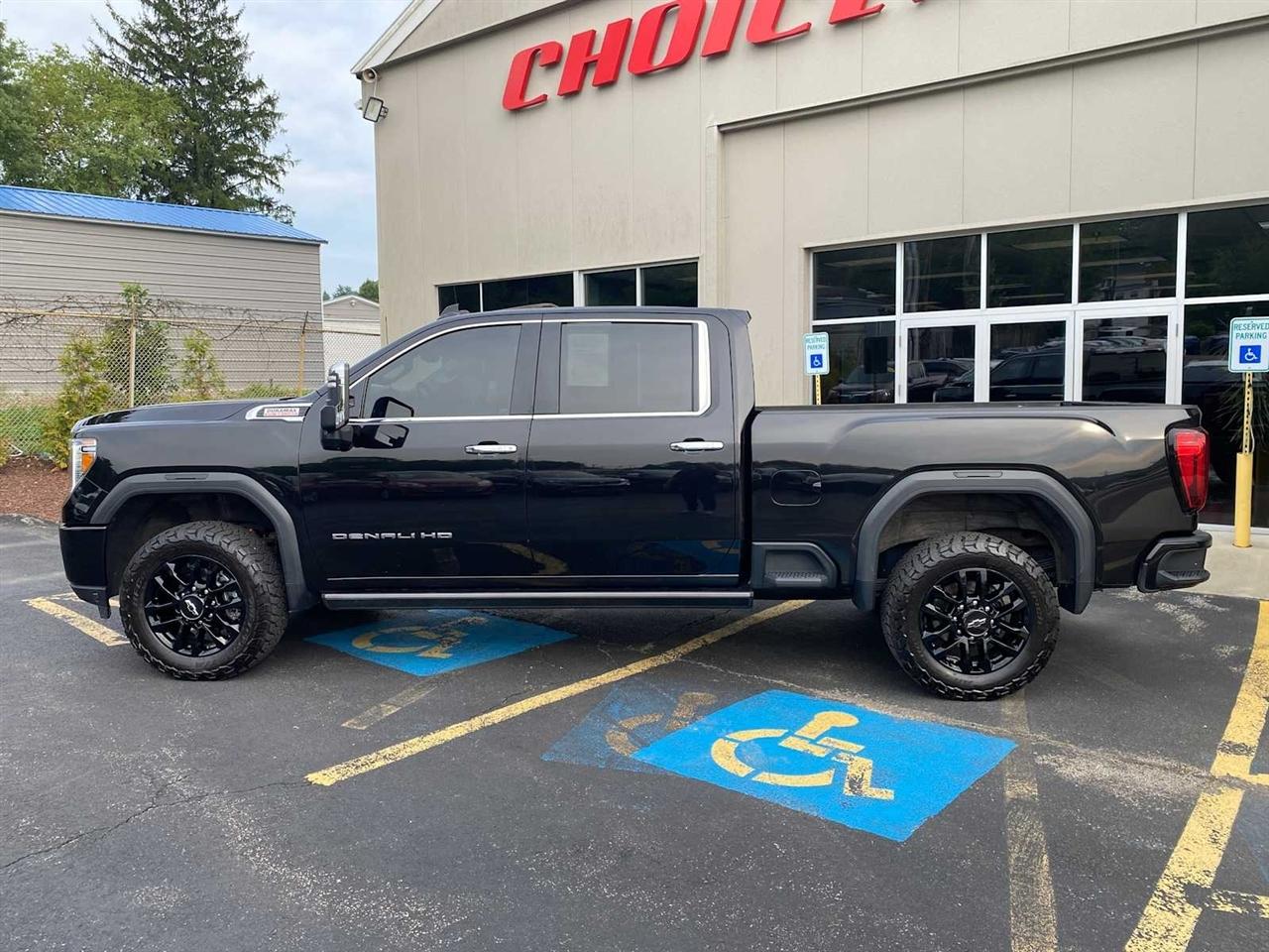 GMC Sierra 2500HD Denali Crew Cab 4WD SB 2022