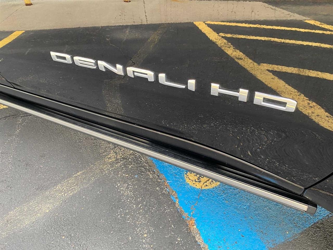 GMC Sierra 2500HD Denali Crew Cab 4WD SB 2022