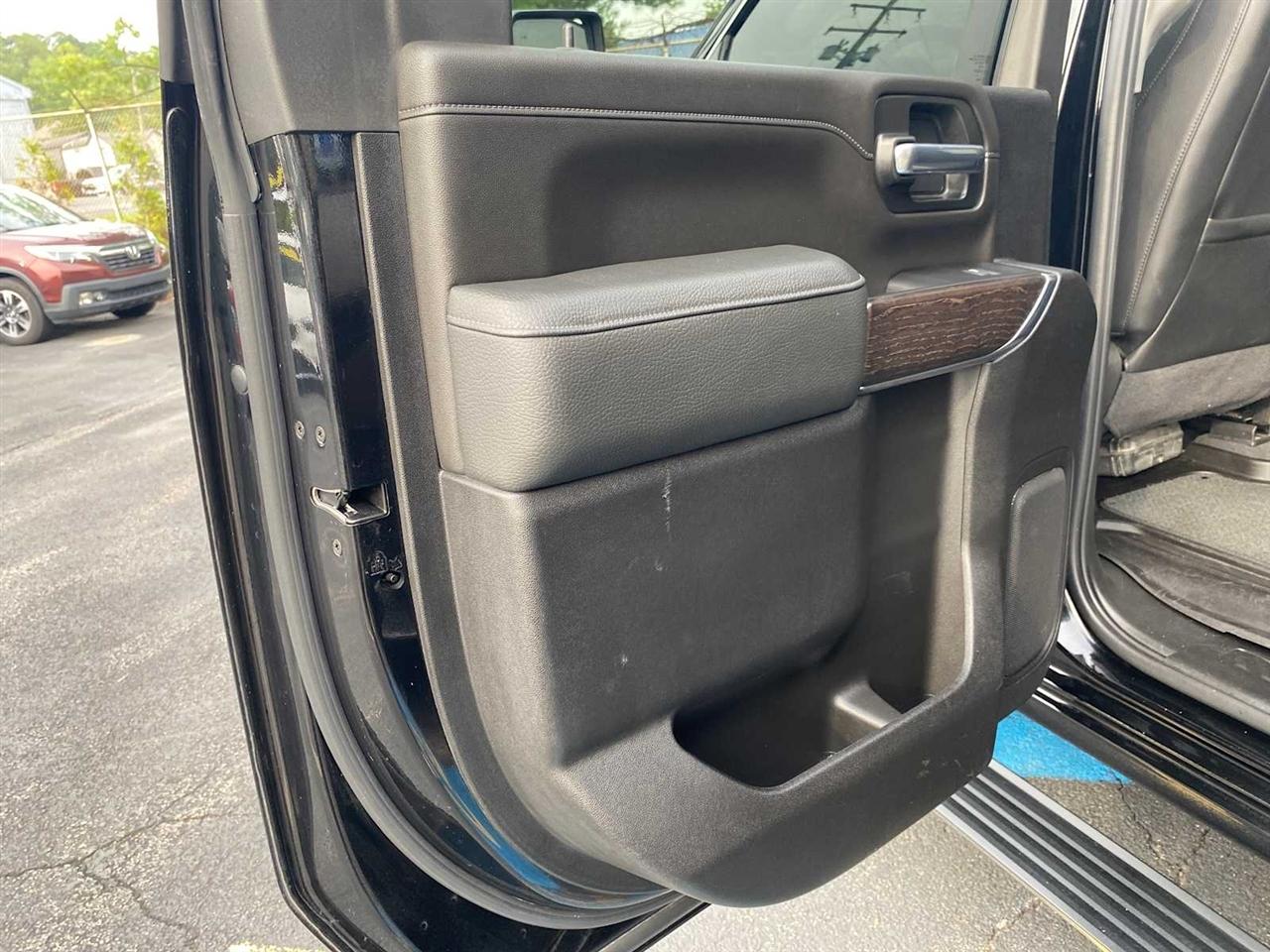 GMC Sierra 2500HD Denali Crew Cab 4WD SB 2022