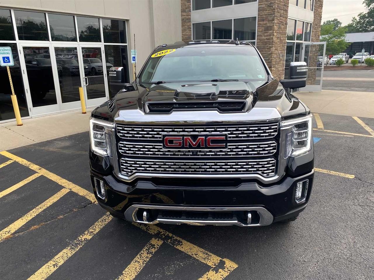 GMC Sierra 2500HD Denali Crew Cab 4WD SB 2022