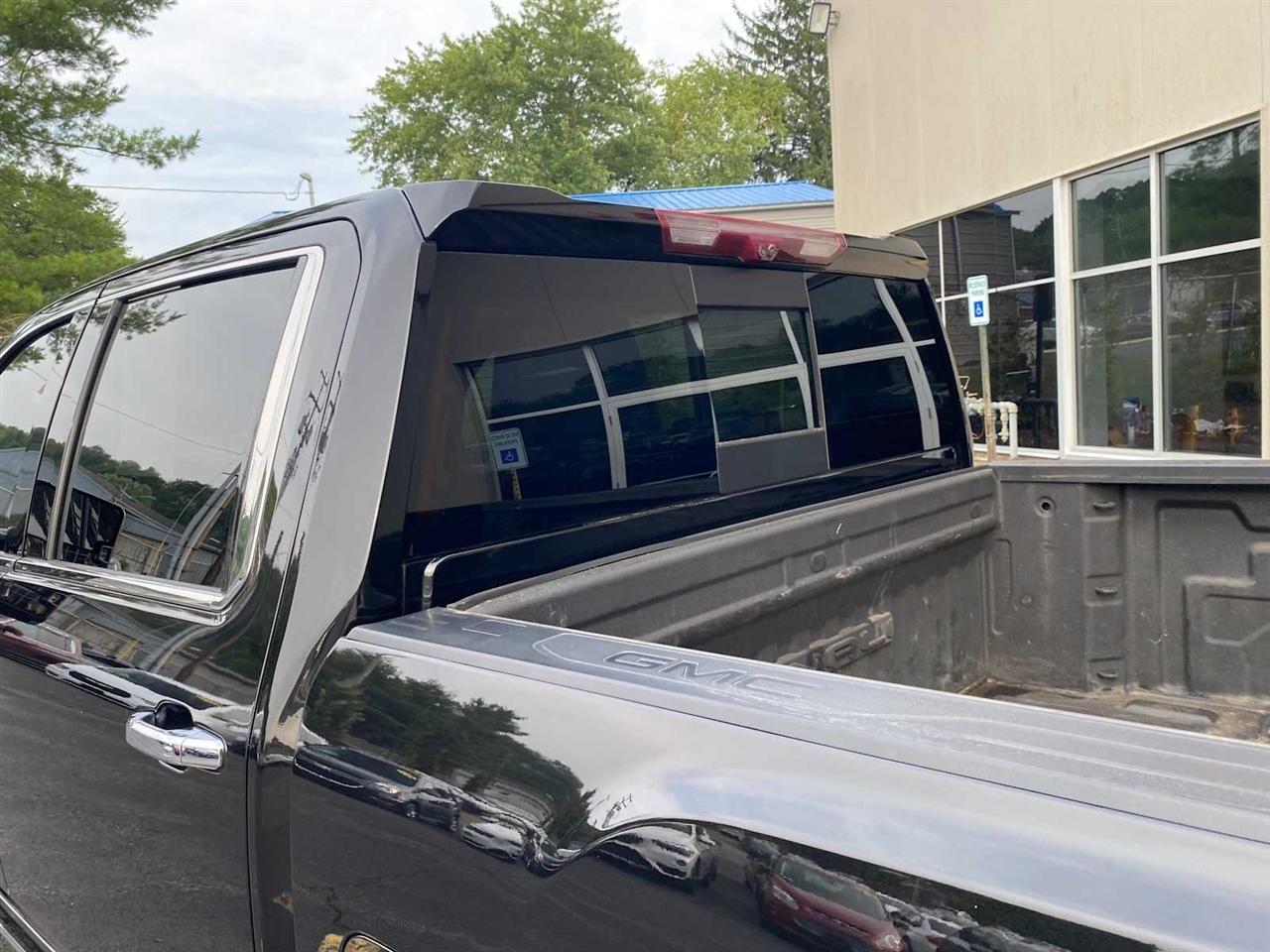 GMC Sierra 2500HD Denali Crew Cab 4WD SB 2022
