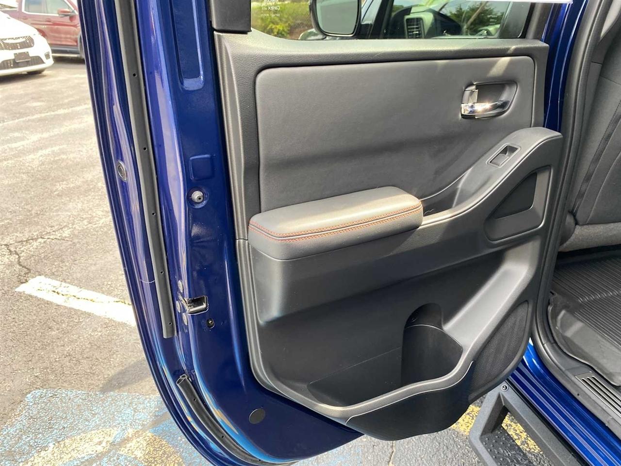 Nissan Frontier PRO-4X Crew Cab 4WD 2022