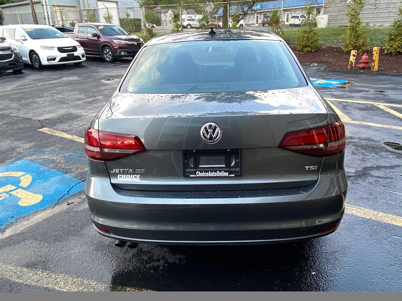 Volkswagen Jetta 1.4T SE 6A 2016