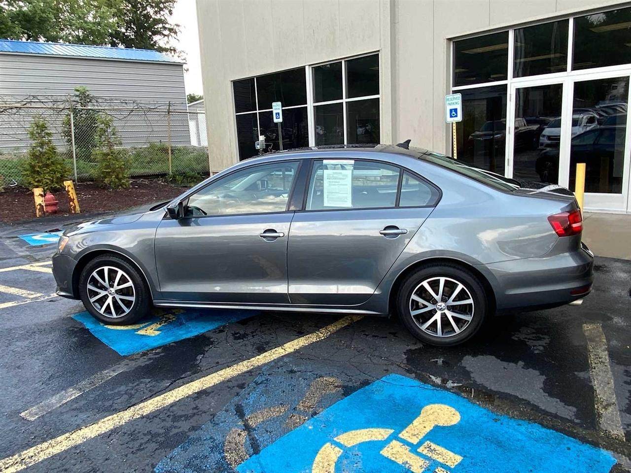 Volkswagen Jetta 1.4T SE 6A 2016