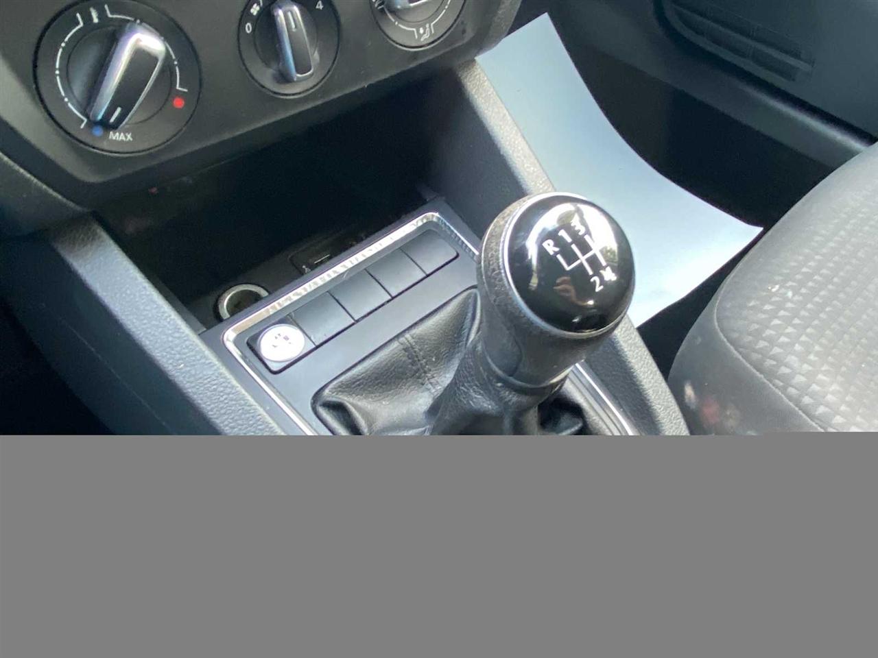 Volkswagen Jetta 1.4T SE 6A 2016