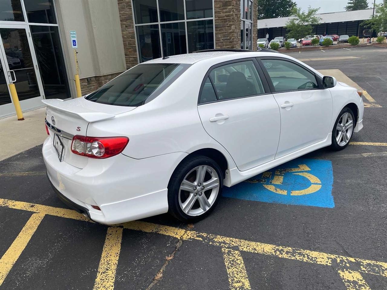 Toyota Corolla S 4-Speed AT 2013
