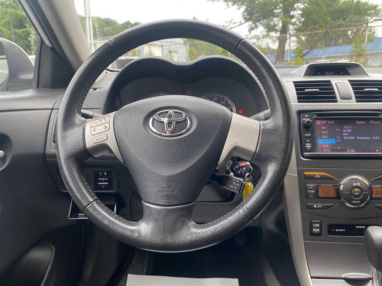 Toyota Corolla S 4-Speed AT 2013