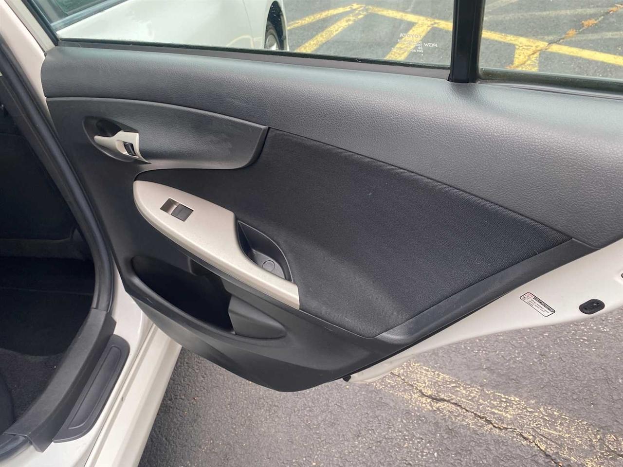 Toyota Corolla S 4-Speed AT 2013