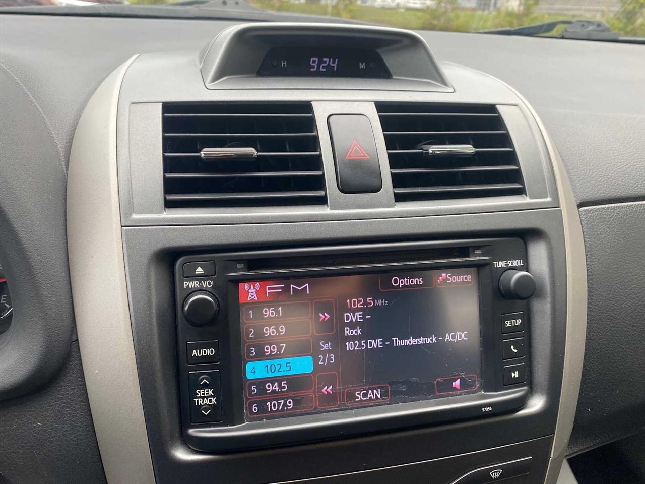 Toyota Corolla S 4-Speed AT 2013