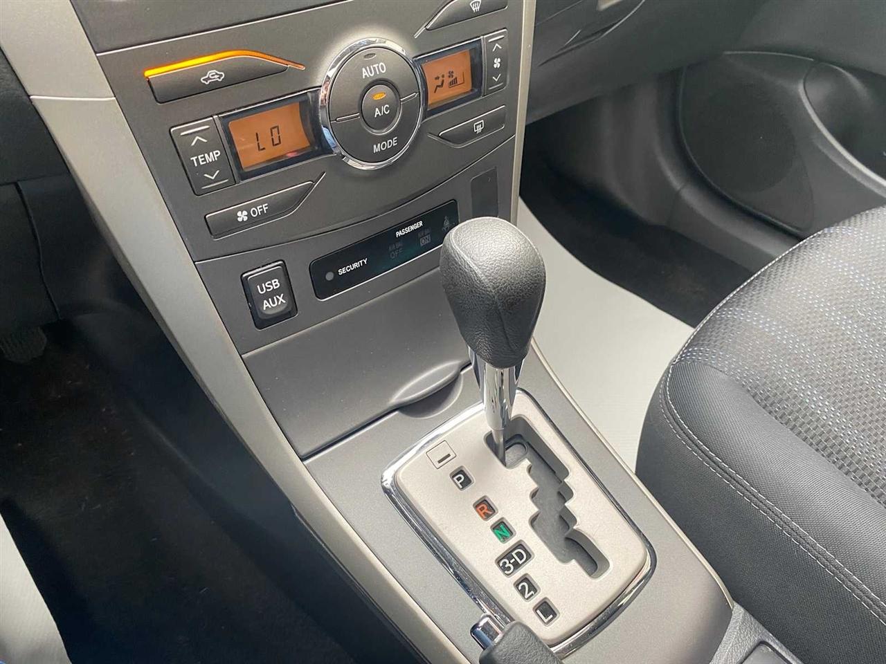 Toyota Corolla S 4-Speed AT 2013